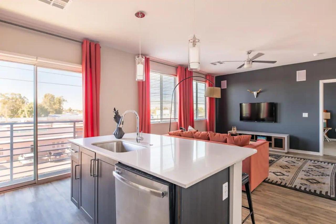 Modern Cozysuites - Paradise Under The Palm Trees! *