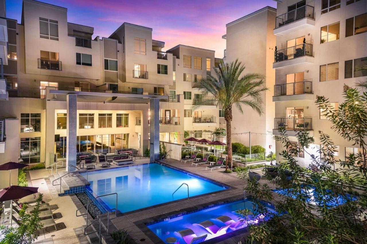 Modern Cozysuites - Paradise Under The Palm Trees!