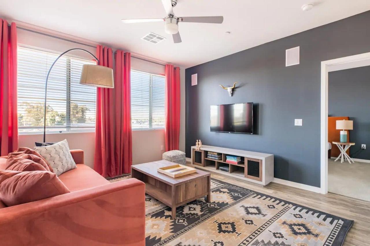 Modern Cozysuites - Paradise Under The Palm Trees! *