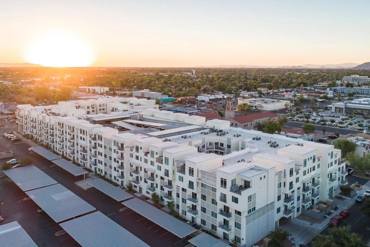 Modern Cozysuites - Paradise Under The Palm Trees! * Phoenix