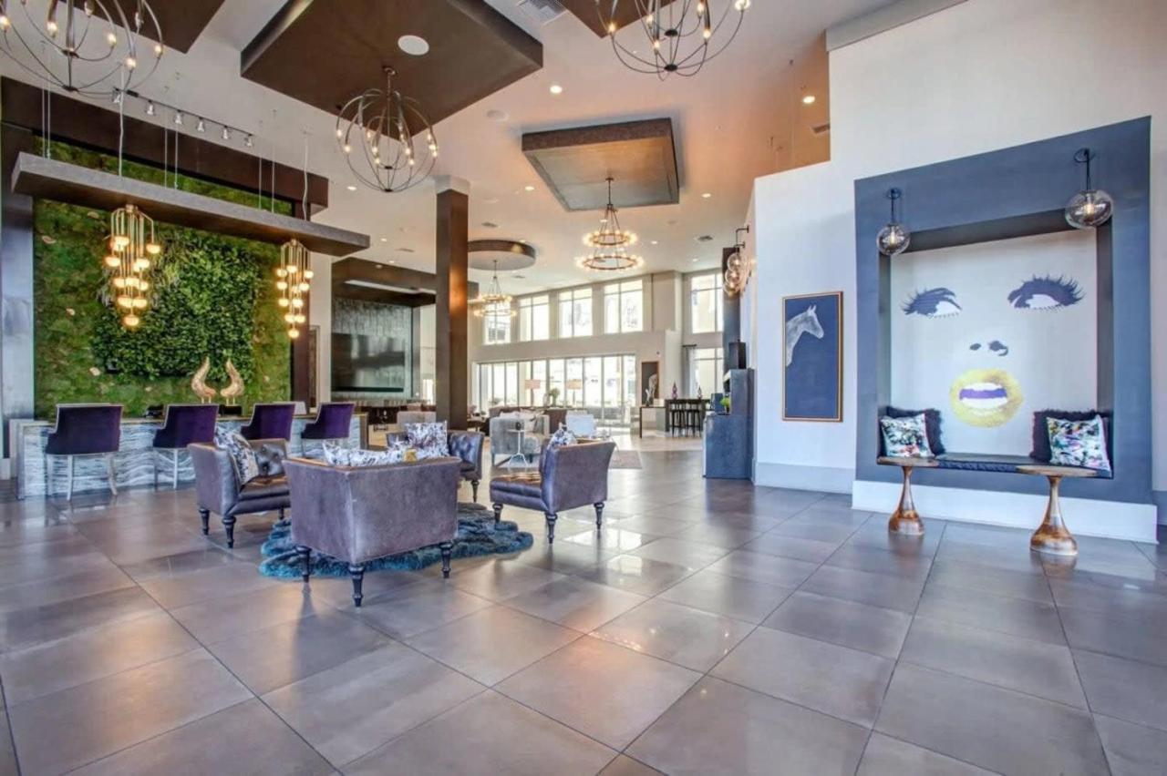 Modern Cozysuites - Paradise Under The Palm Trees!